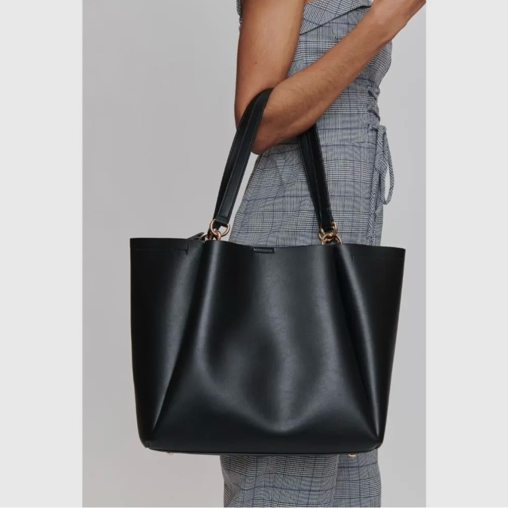 Vegan leather tote bag with inner bag for organizing. 2 bags in 1!